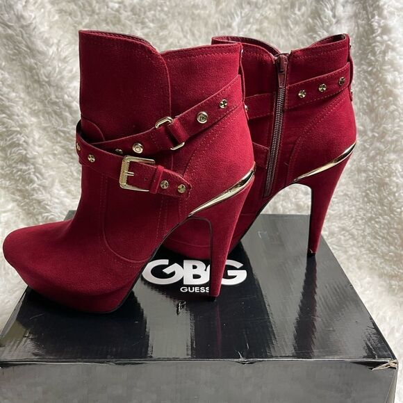 GBG Guess Deeka  Red synthetic suede ankle boots gold tone studs accents SZ10M - Picture 2 of 11